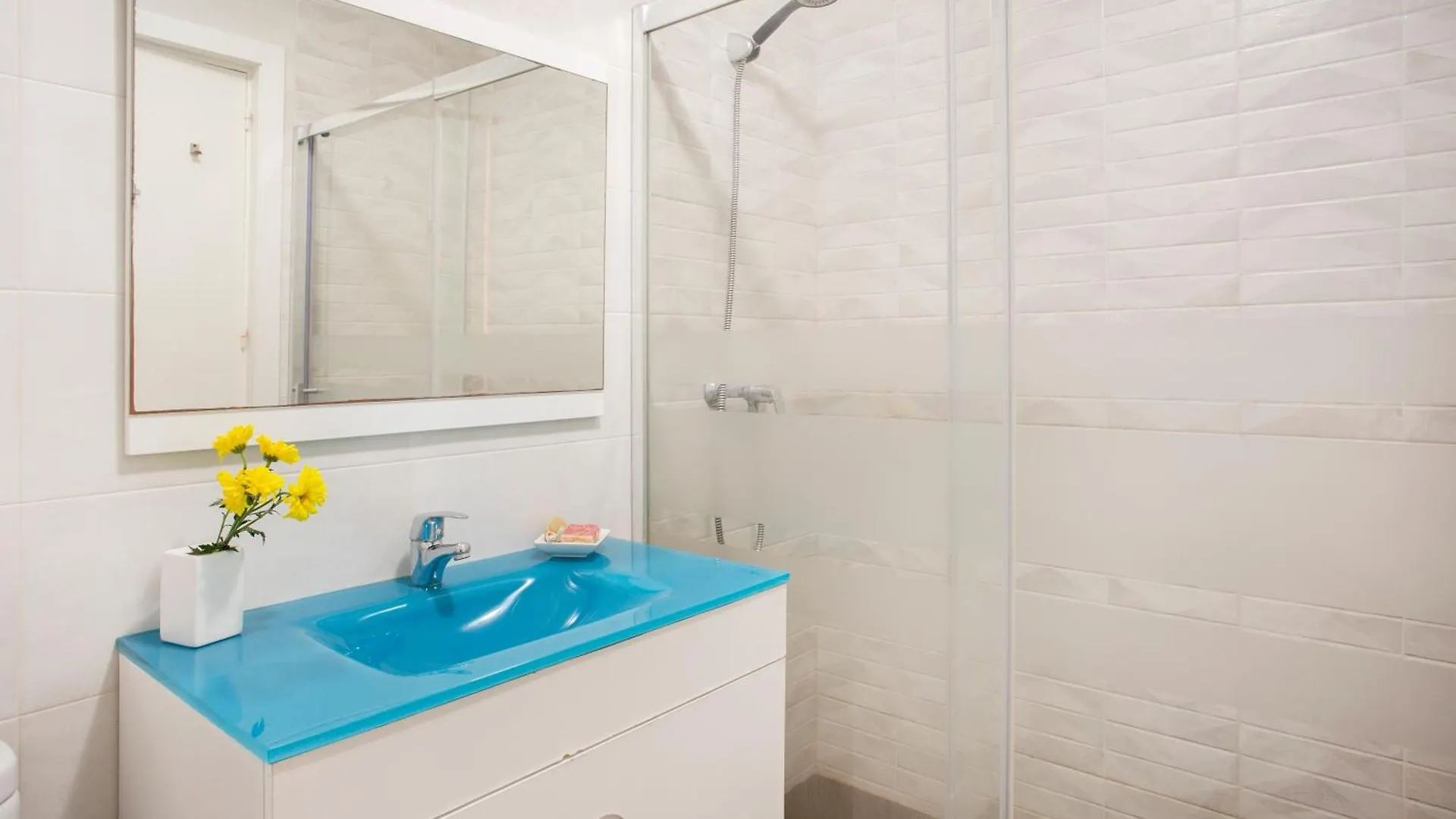 Apartment Bajo En Primera Linea - Cala Del Moral, Urbanizacion Calaflores La Cala Del Moral Spain