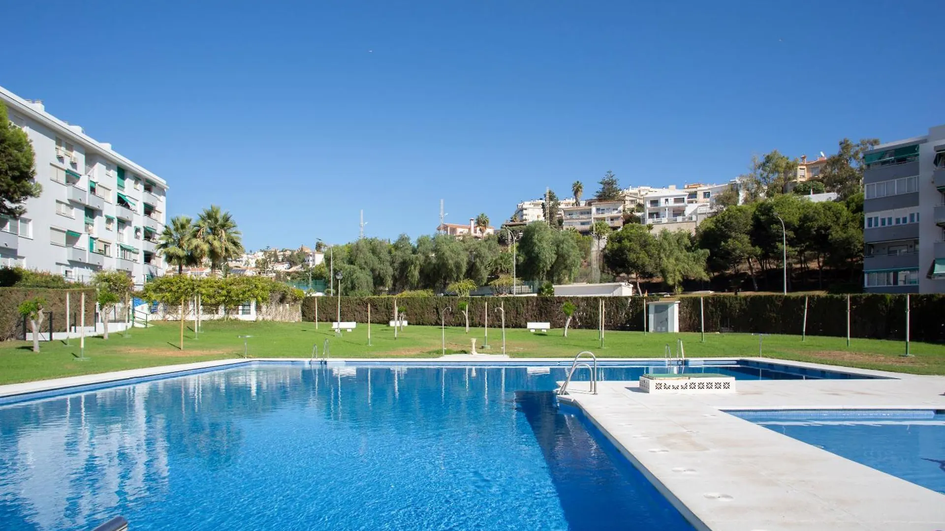 Apartment Bajo En Primera Linea - Cala Del Moral, Urbanizacion Calaflores La Cala Del Moral Spain