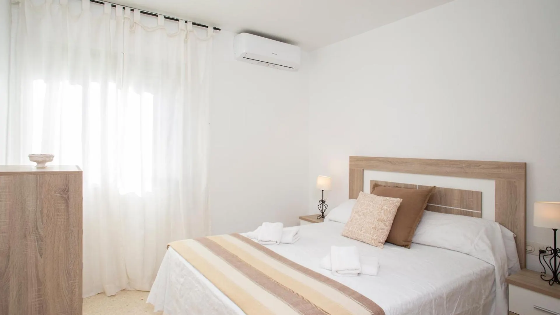 Apartment Bajo En Primera Linea - Cala Del Moral, Urbanizacion Calaflores La Cala Del Moral