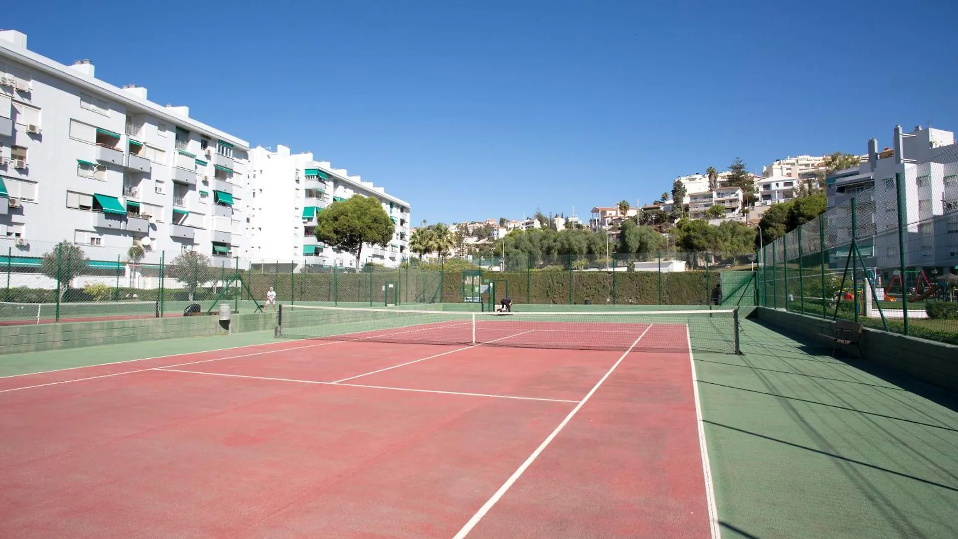 Bajo En Primera Linea - Cala Del Moral, Urbanizacion Calaflores La Cala Del Moral Spain